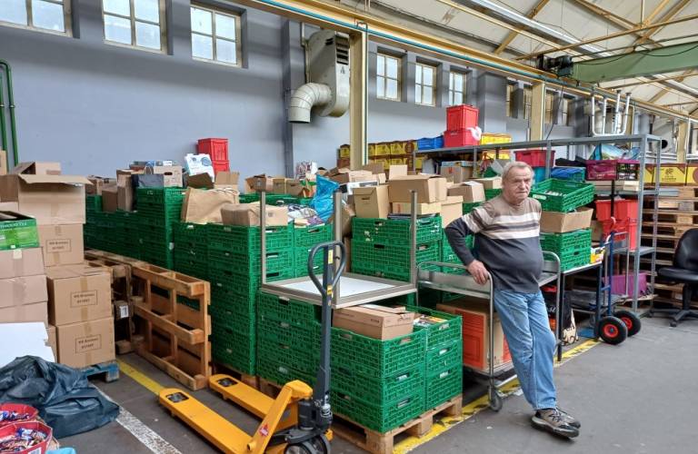 Hunderte von Büchern gespendet