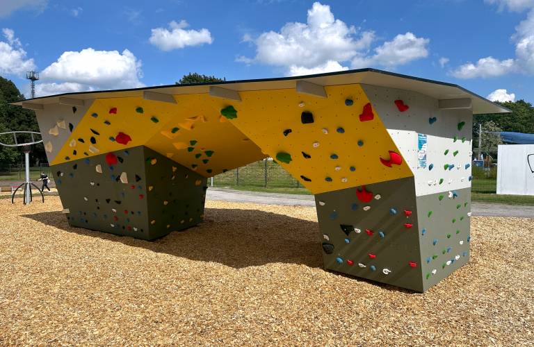 Einweihung des neuen Jugendplatzes – Ein starkes Zeichen für die Jugend in Achim